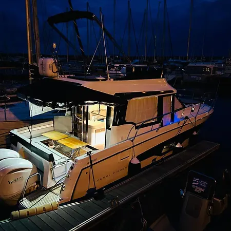 Bateau-hôtel Vedette Myla Merry Fisher 10,95 Fly