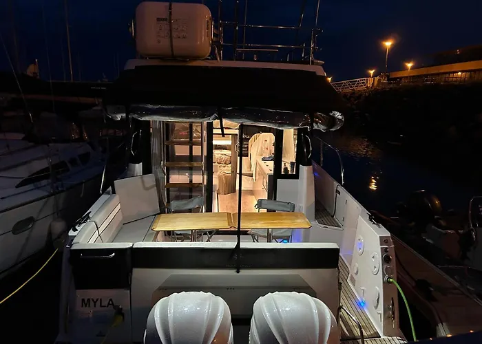 Vedette Myla Merry Fisher 10,95 Fly Bateau-hôtel